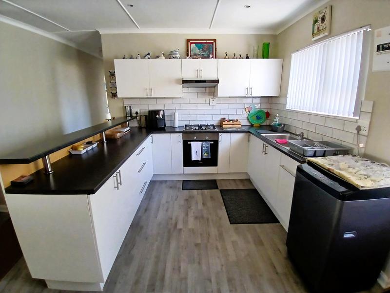 3 Bedroom Property for Sale in Stilbaai Wes Western Cape